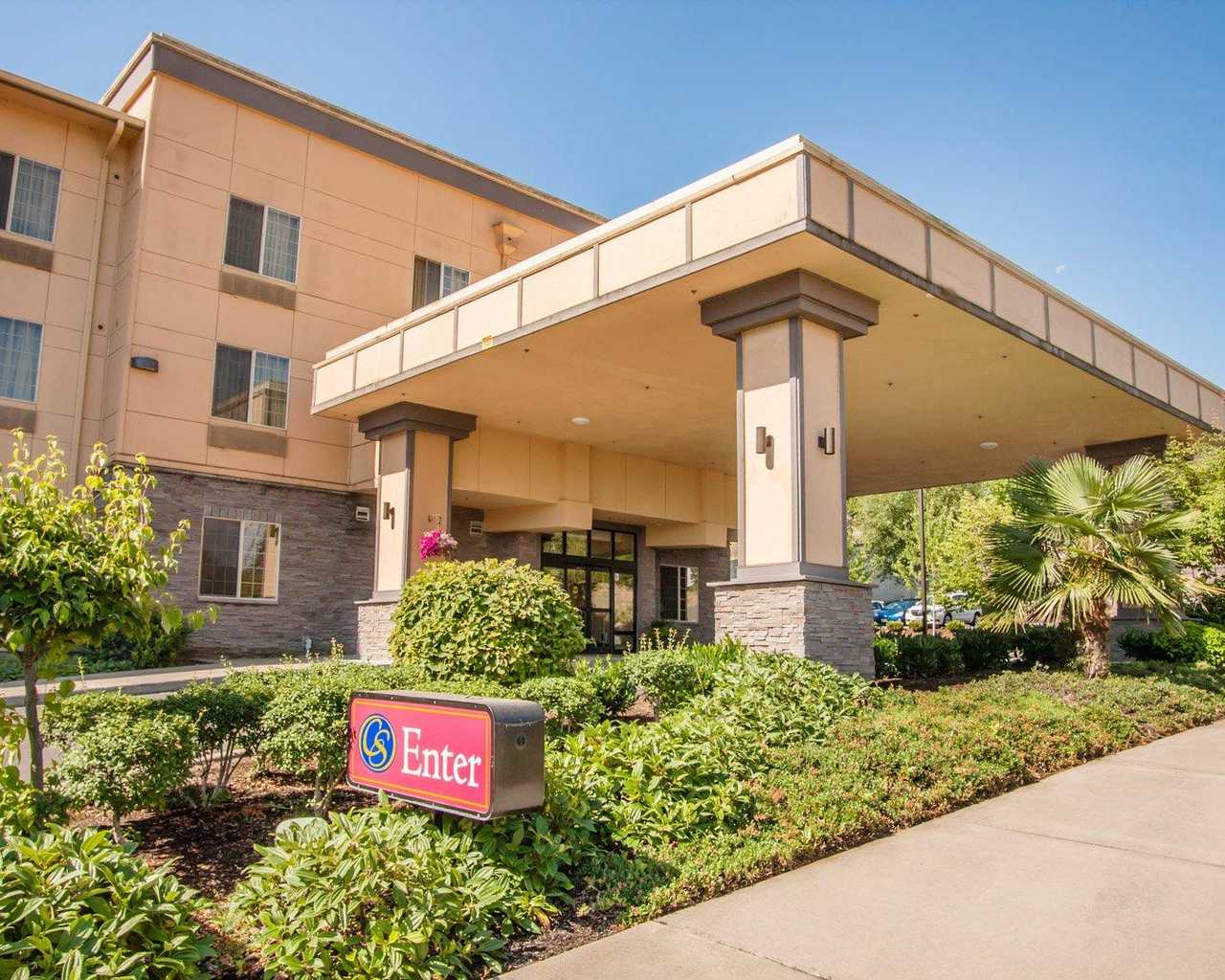 Eugene Hotels near Valley River Center